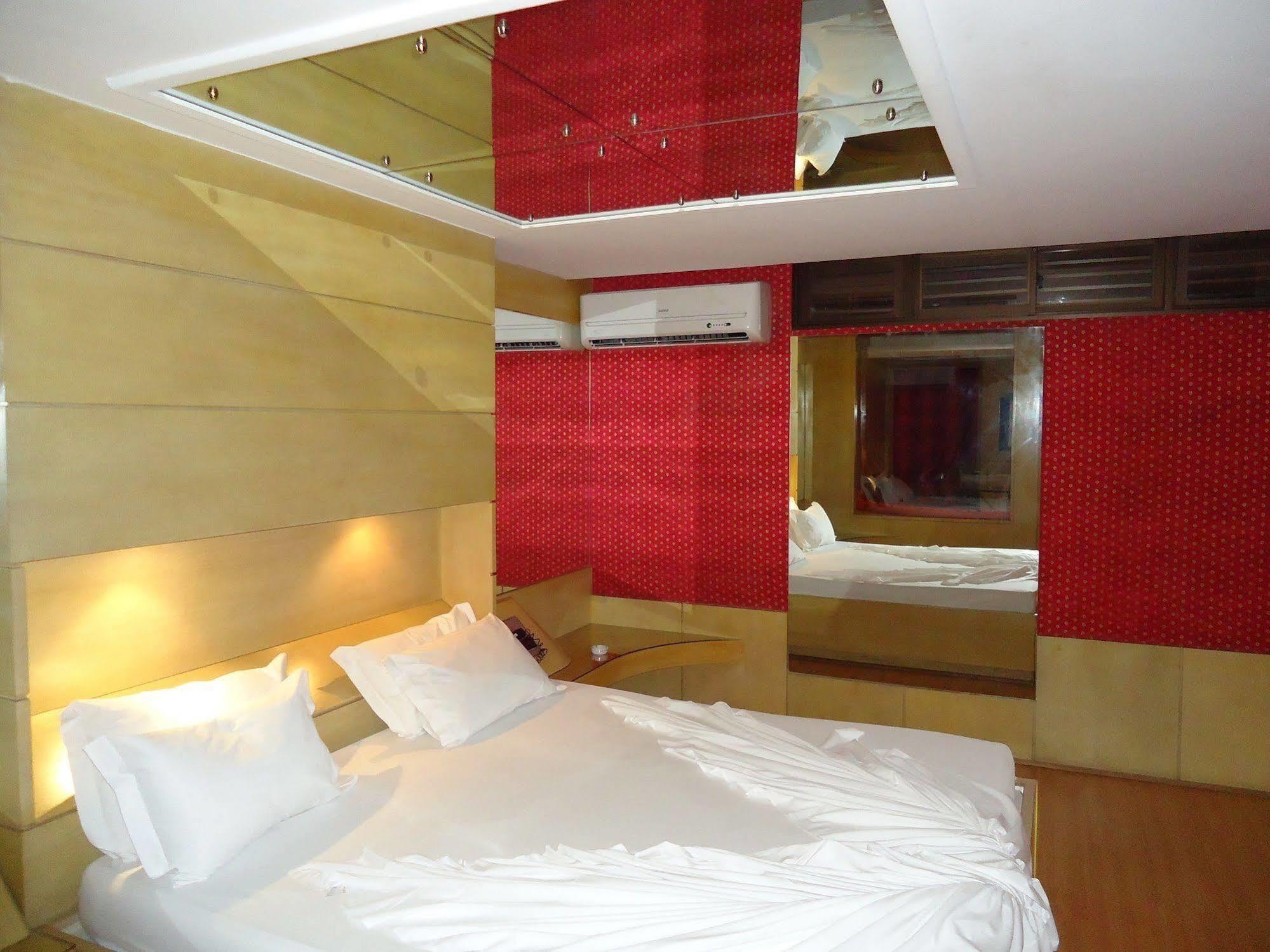 Motel Sunny (Adults Only) Belo Horizonte Ngoại thất bức ảnh